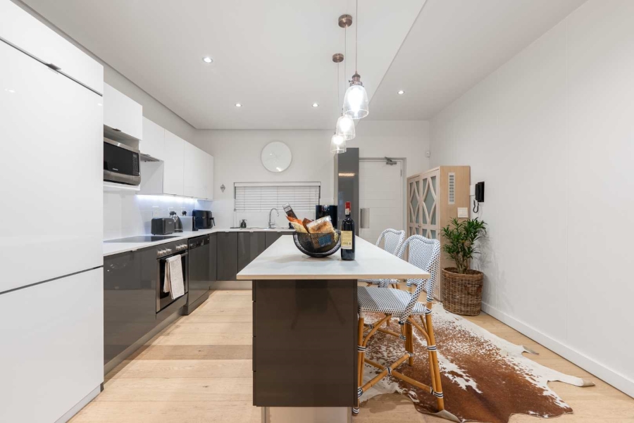 2 Bedroom Property for Sale in Green Point Western Cape